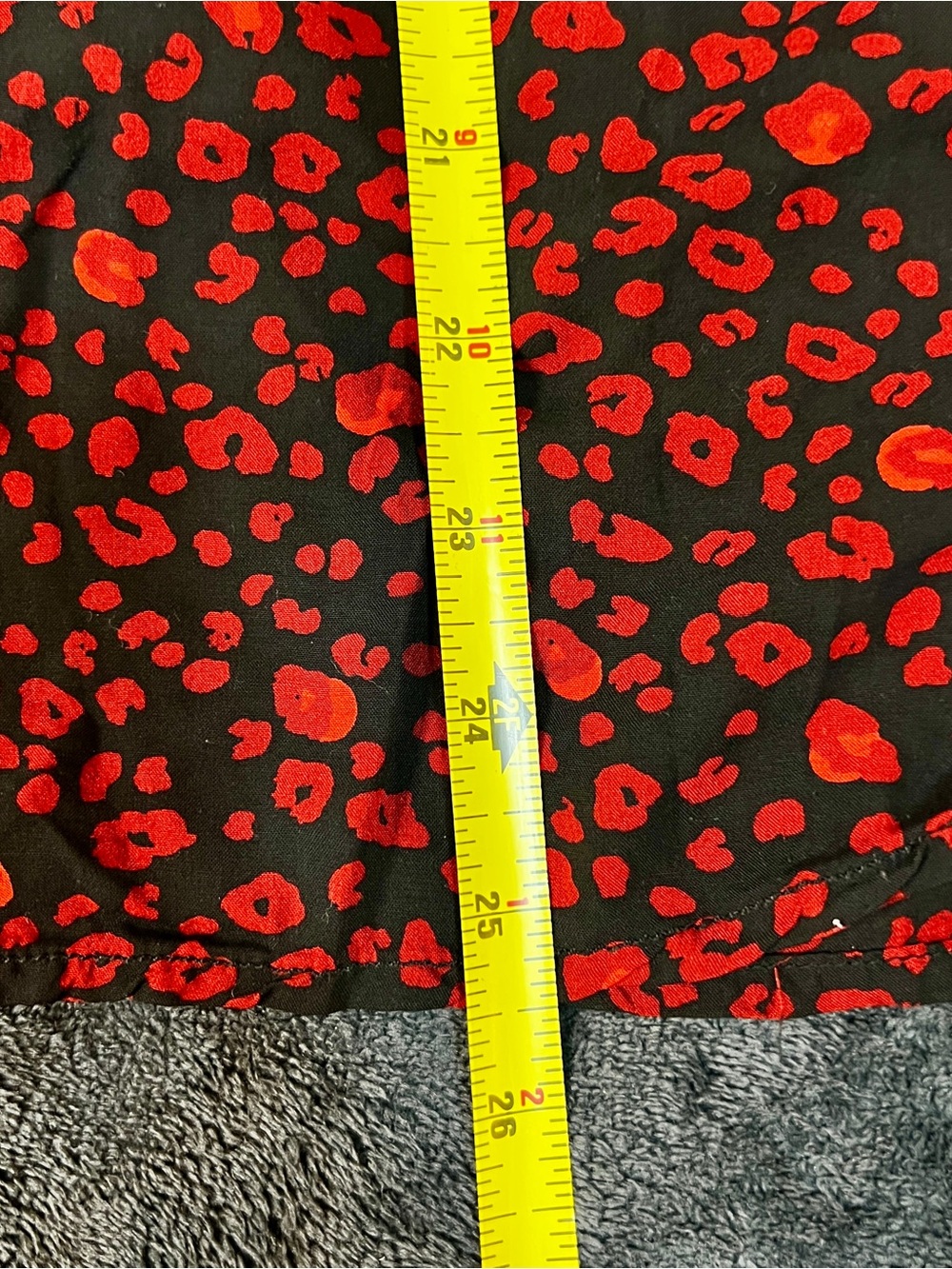 Twelve O Two Wms Red Black Print Smocked
Pleated Balloon Sleeve Peasant Top M - Picture 10 of 13